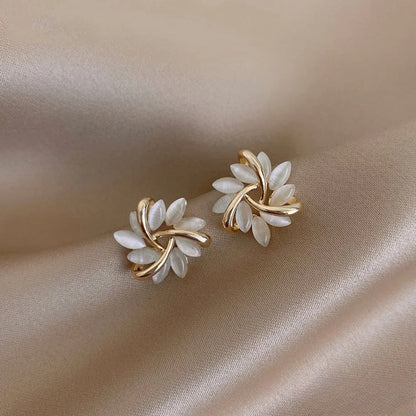 Elegant Gold Earrings with Exquisite Opal Flower Designs